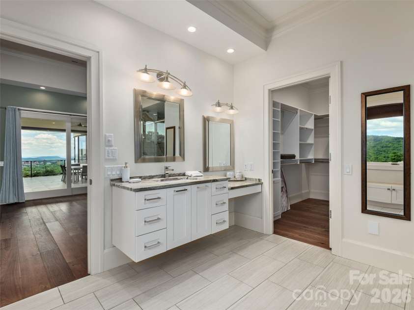 95 Horizon Hill Road, Asheville, NC 28804.  MLS# CAR4392432, YatesRealty ID 988. 