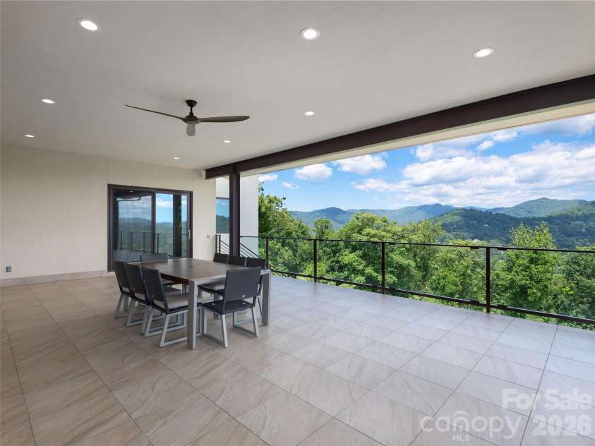 95 Horizon Hill Road, Asheville, NC 28804.  MLS# CAR4392432, YatesRealty ID 988. 