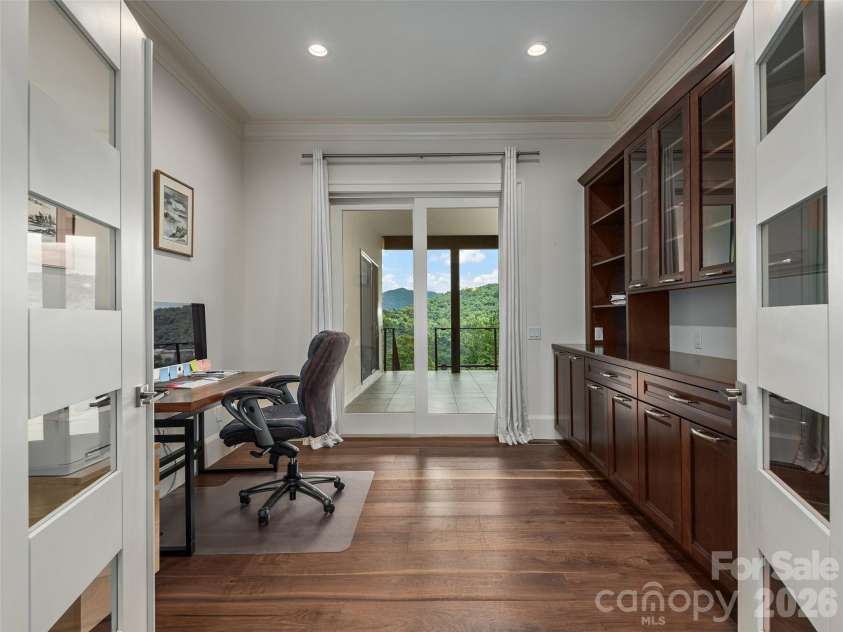 95 Horizon Hill Road, Asheville, NC 28804.  MLS# CAR4392432, YatesRealty ID 988. 