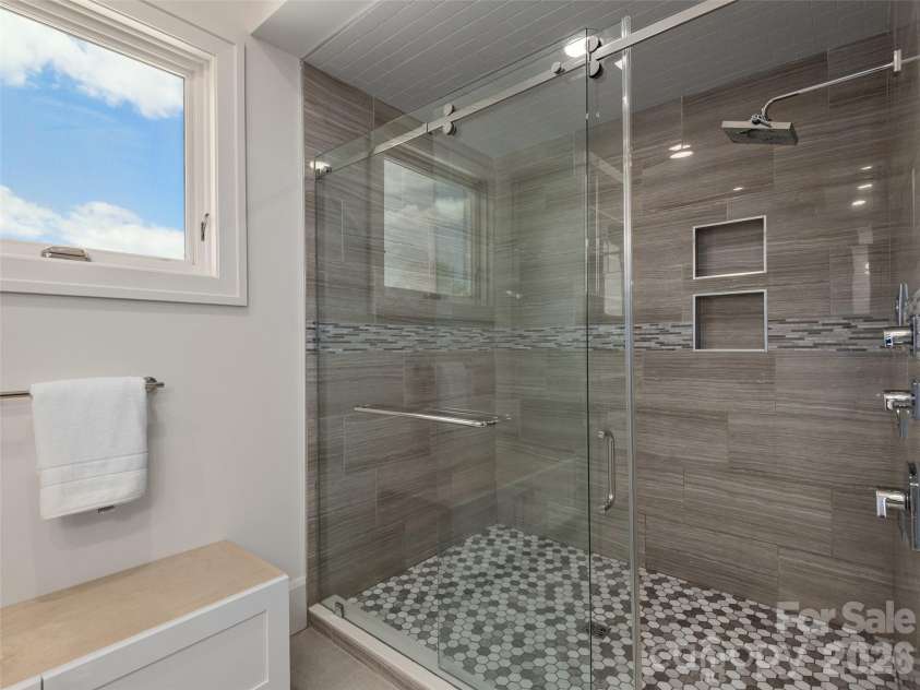 95 Horizon Hill Road, Asheville, NC 28804.  MLS# CAR4392432, YatesRealty ID 988. 