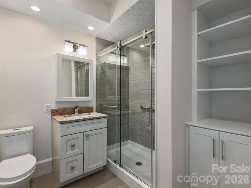 95 Horizon Hill Road, Asheville, NC 28804.  MLS# CAR4392432, YatesRealty ID 988. 