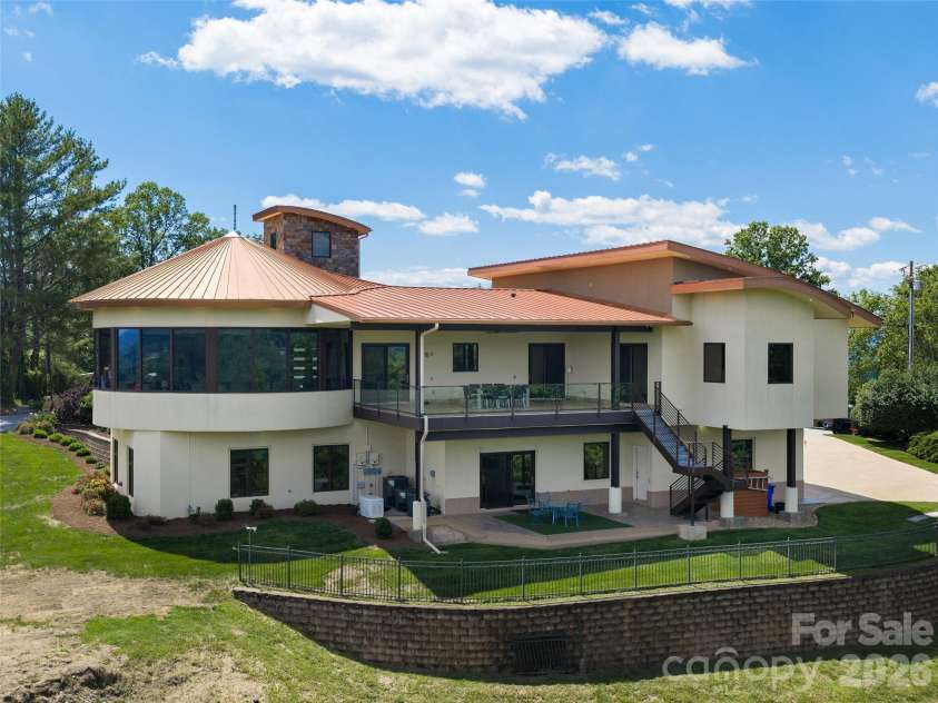95 Horizon Hill Road, Asheville, NC 28804.  MLS# CAR4392432, YatesRealty ID 988. 
