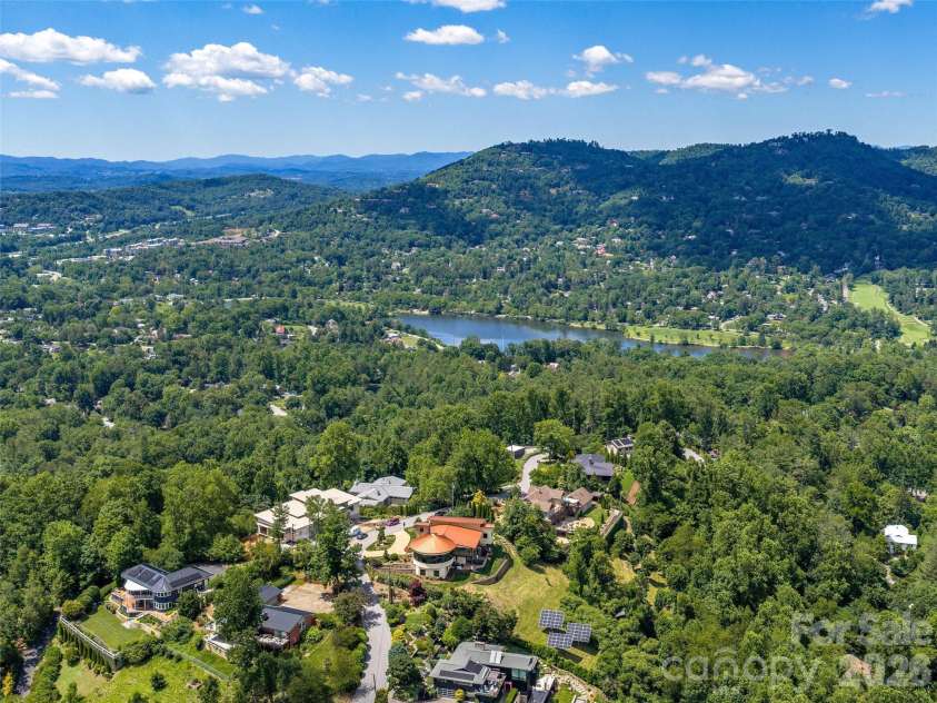 95 Horizon Hill Road, Asheville, NC 28804.  MLS# CAR4392432, YatesRealty ID 988. 
