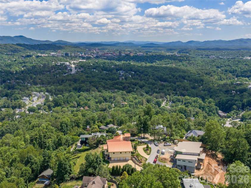 95 Horizon Hill Road, Asheville, NC 28804.  MLS# CAR4392432, YatesRealty ID 988. 