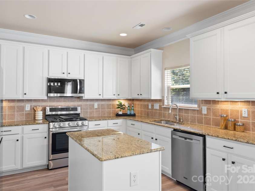 6153 Kilchurn Drive, Fort Mill, SC 29707.  MLS# CAR4247509, YatesRealty ID 9880. 