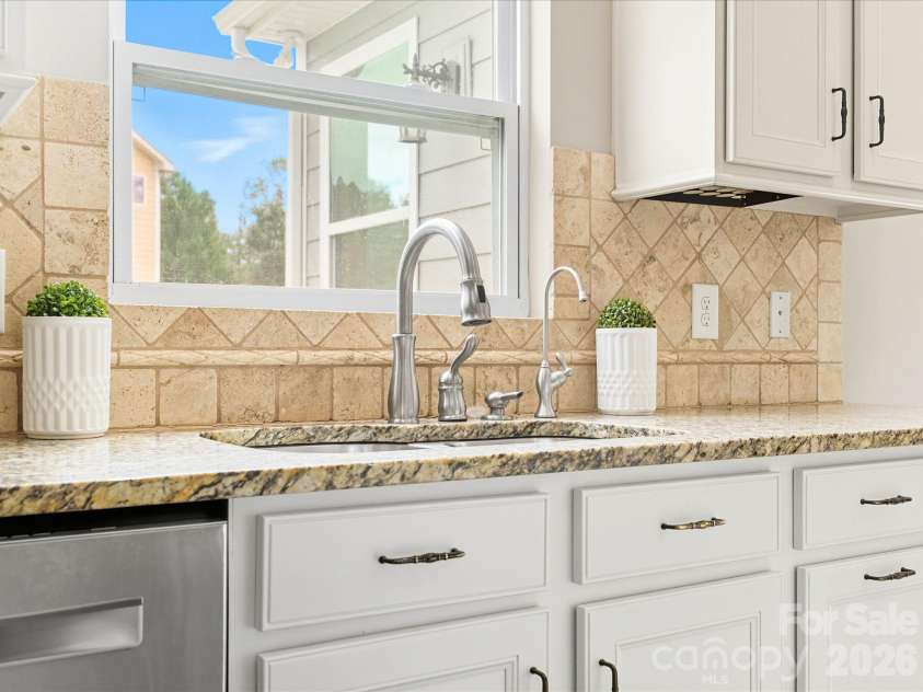7196 Dove Field Lane, Fort Mill, SC 29707.  MLS# CAR4367643, YatesRealty ID 9882. 