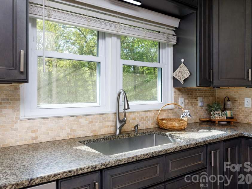 122 Crestwood Drive, Chester, SC 29706.  MLS# CAR4367764, YatesRealty ID 9883. 