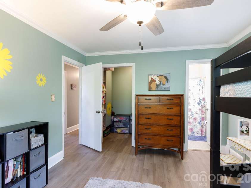 122 Crestwood Drive, Chester, SC 29706.  MLS# CAR4367764, YatesRealty ID 9883. 