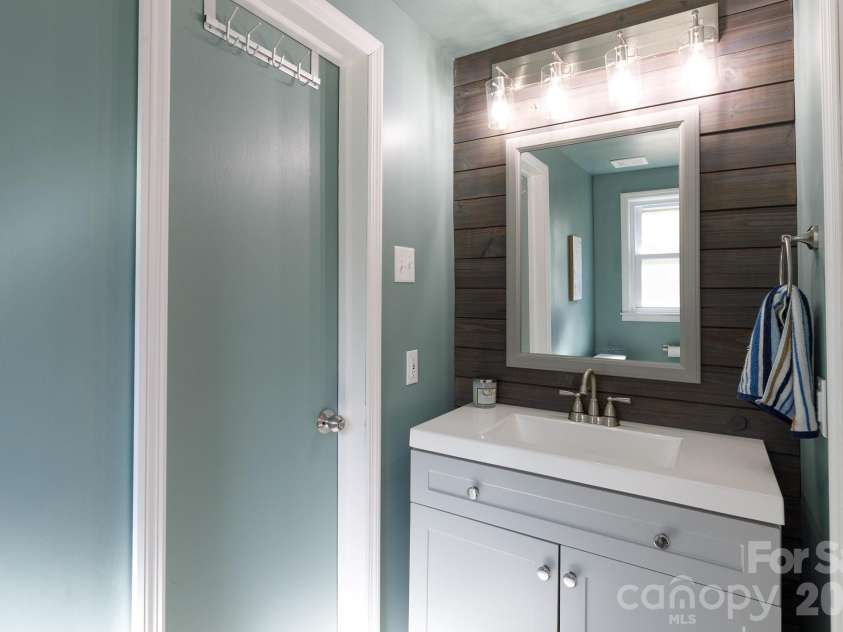 122 Crestwood Drive, Chester, SC 29706.  MLS# CAR4367764, YatesRealty ID 9883. 