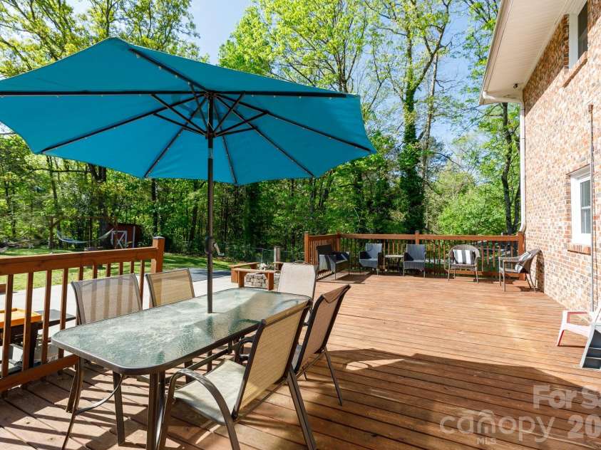 122 Crestwood Drive, Chester, SC 29706.  MLS# CAR4367764, YatesRealty ID 9883. 