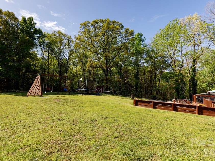 122 Crestwood Drive, Chester, SC 29706.  MLS# CAR4367764, YatesRealty ID 9883. 