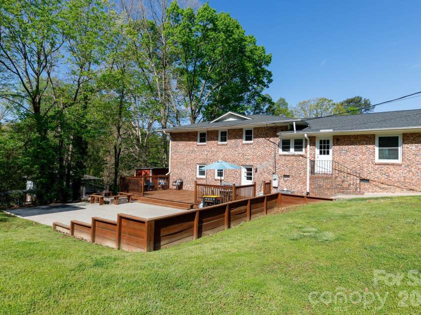 122 Crestwood Drive, Chester, SC 29706.  MLS# CAR4367764, YatesRealty ID 9883. 