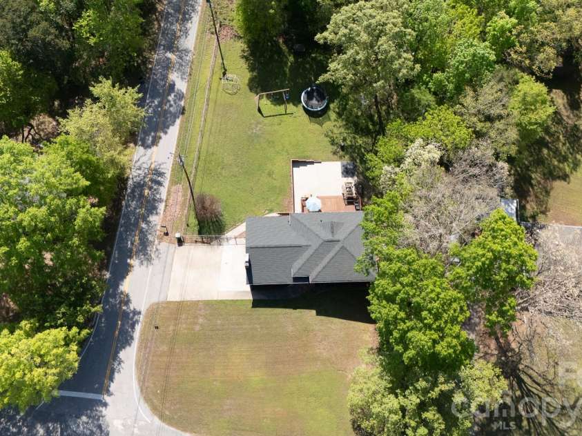 122 Crestwood Drive, Chester, SC 29706.  MLS# CAR4367764, YatesRealty ID 9883. 