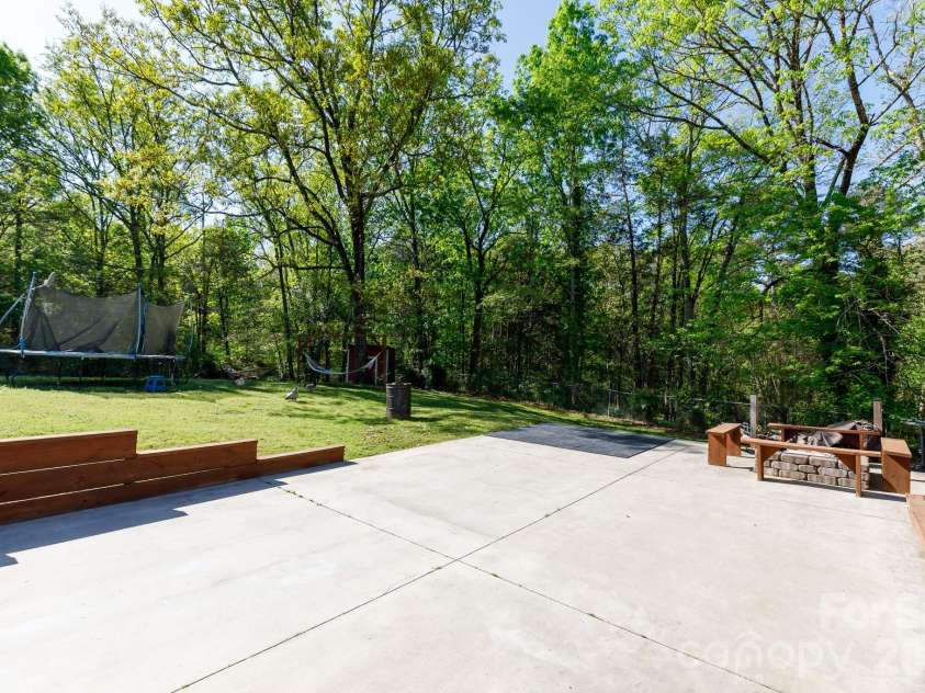 122 Crestwood Drive, Chester, SC 29706.  MLS# CAR4367764, YatesRealty ID 9883. 