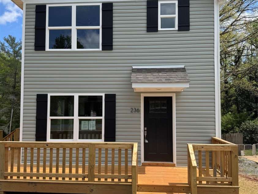 236 Elizabeth Avenue, Forest City, NC 28043.  MLS# CAR4252313, YatesRealty ID 9883. 236 Elizabeth Ave - NEW