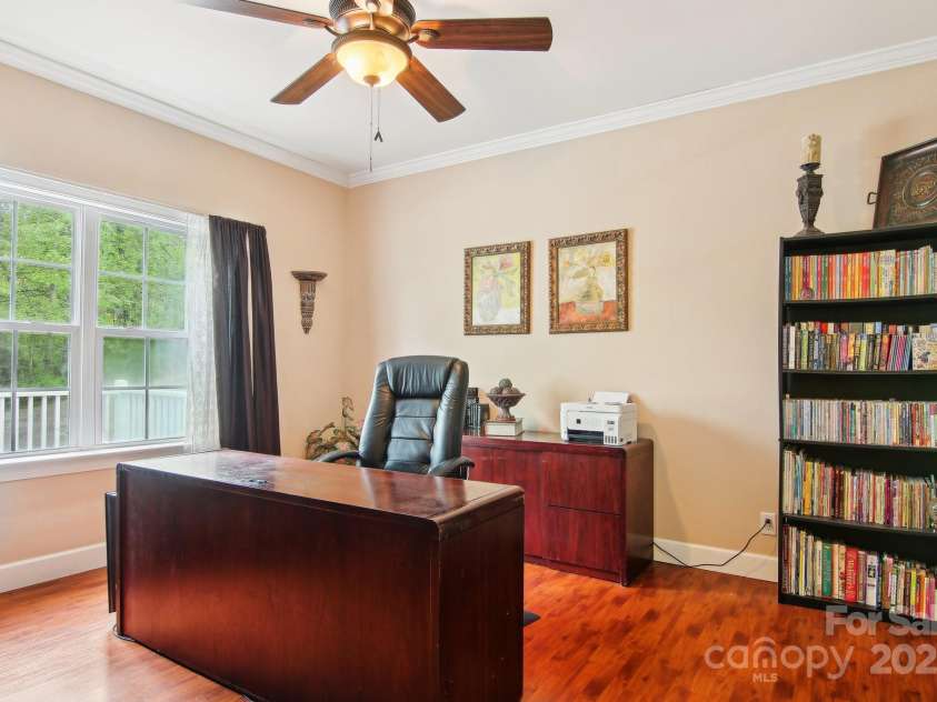 165 Sequoyah Drive, Waynesville, NC 28785.  MLS# CAR4249875, YatesRealty ID 9884. A quiet retreat for work or study