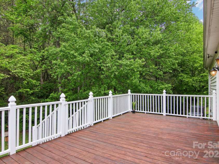 165 Sequoyah Drive, Waynesville, NC 28785.  MLS# CAR4249875, YatesRealty ID 9884. Perfect for relaxing or entertaining