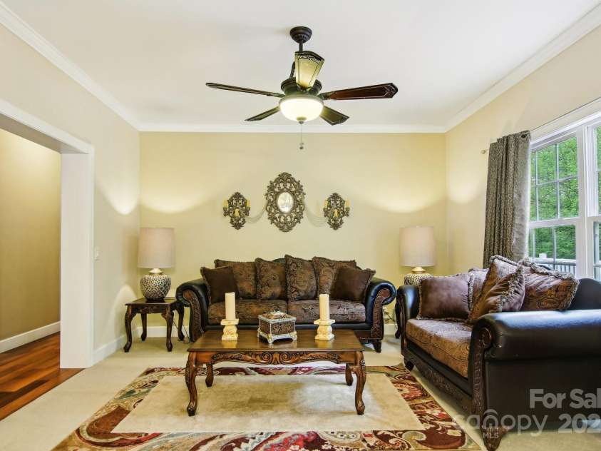 165 Sequoyah Drive, Waynesville, NC 28785.  MLS# CAR4249875, YatesRealty ID 9884. Stylish touches throughout the home