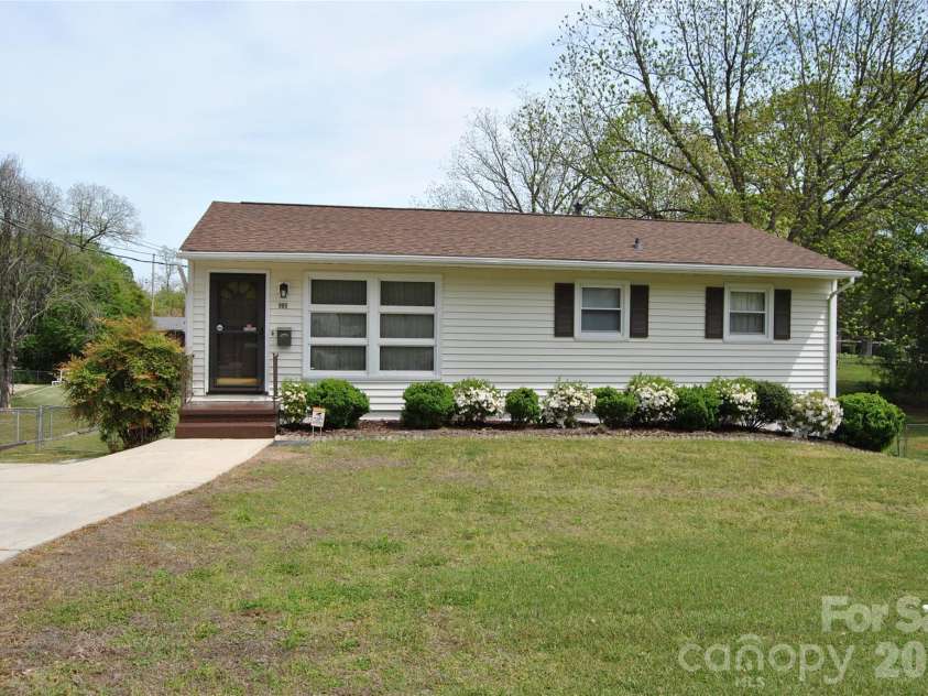 909 Timberlane Drive, Mount Holly, NC 28120.  MLS# CAR4367708, YatesRealty ID 9885. 