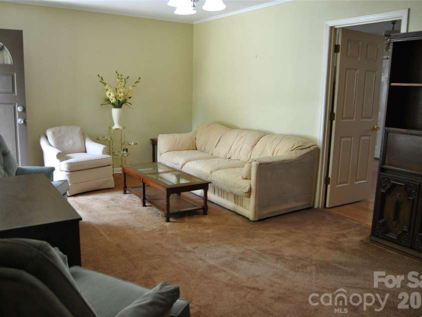 909 Timberlane Drive, Mount Holly, NC 28120.  MLS# CAR4367708, YatesRealty ID 9885. 