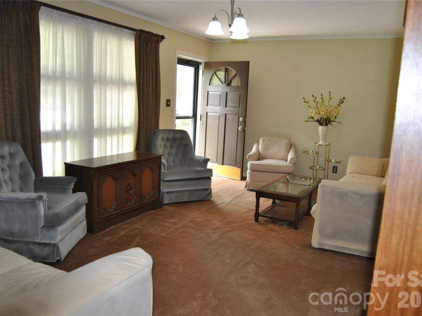 909 Timberlane Drive, Mount Holly, NC 28120.  MLS# CAR4367708, YatesRealty ID 9885. 