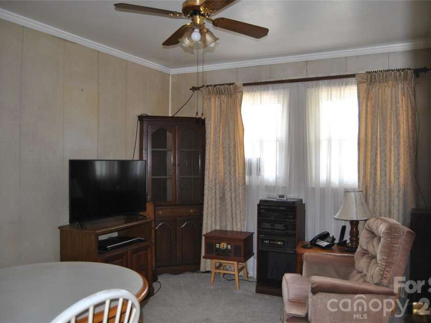 909 Timberlane Drive, Mount Holly, NC 28120.  MLS# CAR4367708, YatesRealty ID 9885. 