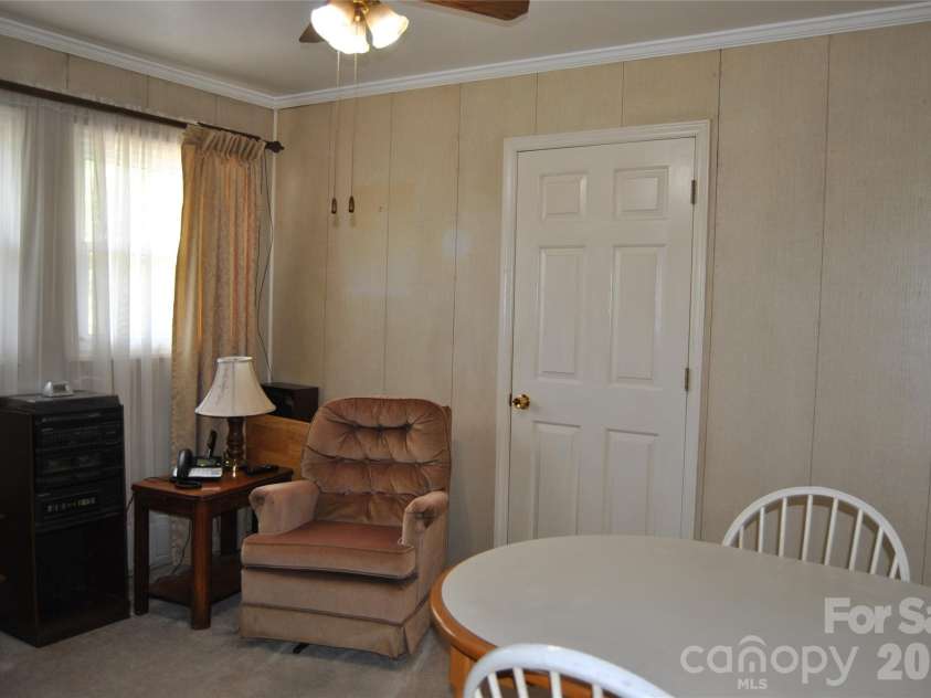909 Timberlane Drive, Mount Holly, NC 28120.  MLS# CAR4367708, YatesRealty ID 9885. 