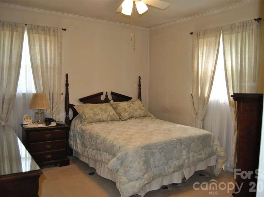 909 Timberlane Drive, Mount Holly, NC 28120.  MLS# CAR4367708, YatesRealty ID 9885. 