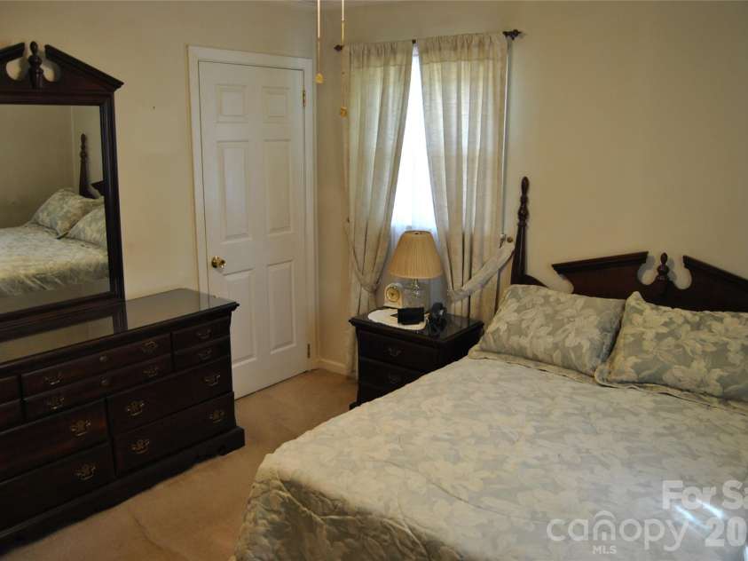 909 Timberlane Drive, Mount Holly, NC 28120.  MLS# CAR4367708, YatesRealty ID 9885. 