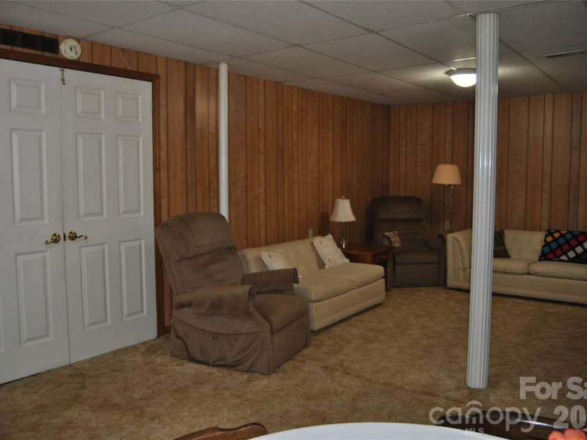 909 Timberlane Drive, Mount Holly, NC 28120.  MLS# CAR4367708, YatesRealty ID 9885. 