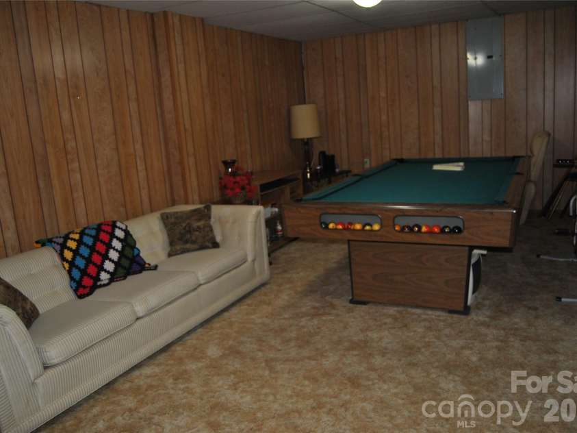 909 Timberlane Drive, Mount Holly, NC 28120.  MLS# CAR4367708, YatesRealty ID 9885. 