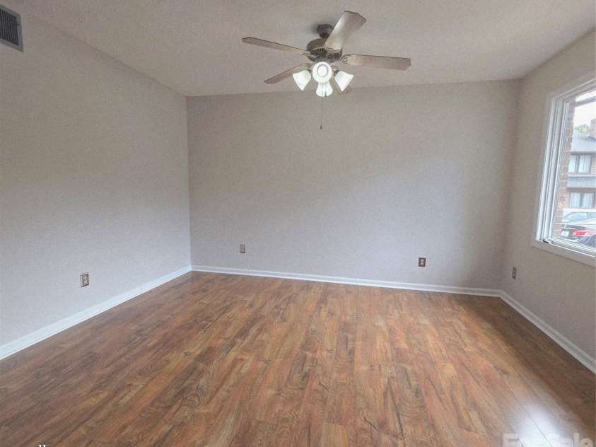 326 Patton Drive, Shelby, NC 28150.  MLS# CAR4365918, YatesRealty ID 9889. Living