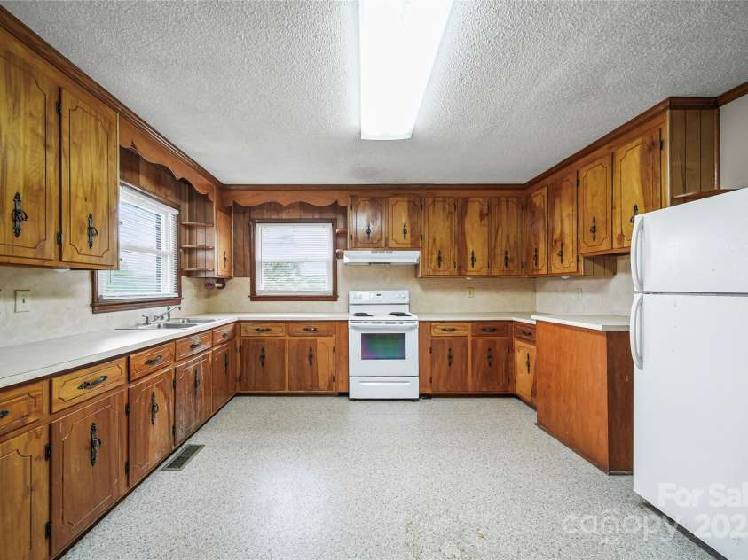 3606 Camden Road, Marshville, NC 28103.  MLS# CAR4310204, YatesRealty ID 989. 