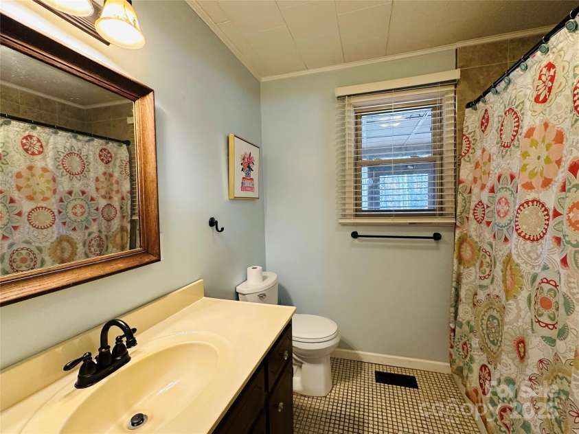 5983 Bollinger Loop, Morganton, NC 28655.  MLS# CAR4211596, YatesRealty ID 989. 