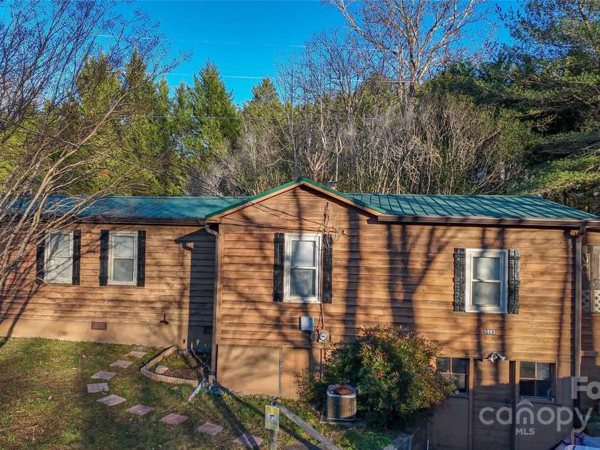 5983 Bollinger Loop, Morganton, NC 28655.  MLS# CAR4211596, YatesRealty ID 989. 