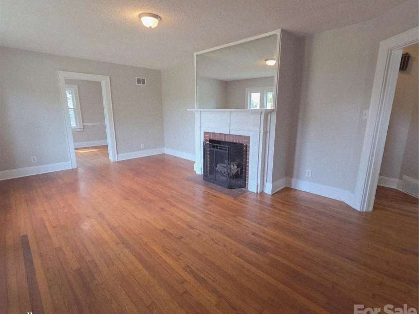 109 Brookhill Road, Shelby, NC 28150.  MLS# CAR4365964, YatesRealty ID 9890. Living