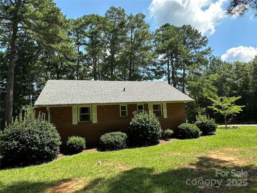 625 Teddar Road, Mount Gilead, NC 27306.  MLS# CAR4292862, YatesRealty ID 9890. 