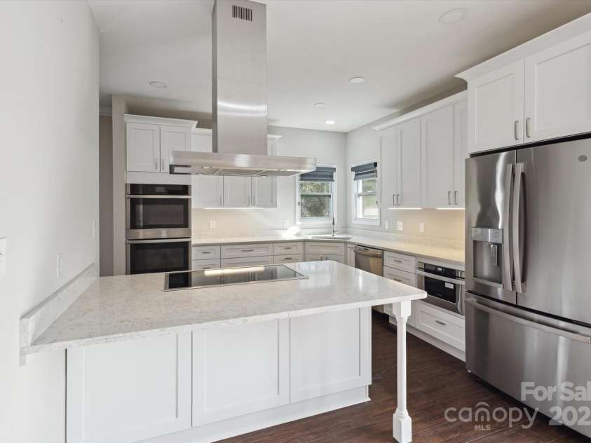 104 Vista Drive, Davidson, NC 28036.  MLS# CAR4204795, YatesRealty ID 9891. 