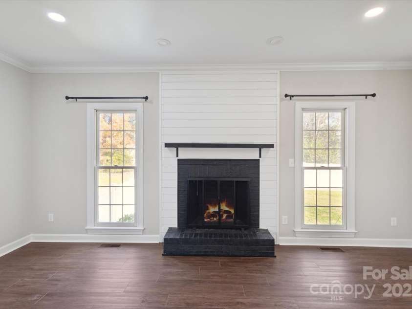 104 Vista Drive, Davidson, NC 28036.  MLS# CAR4204795, YatesRealty ID 9891. 