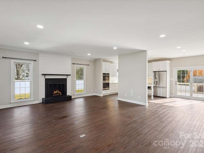 104 Vista Drive, Davidson, NC 28036.  MLS# CAR4204795, YatesRealty ID 9891. 