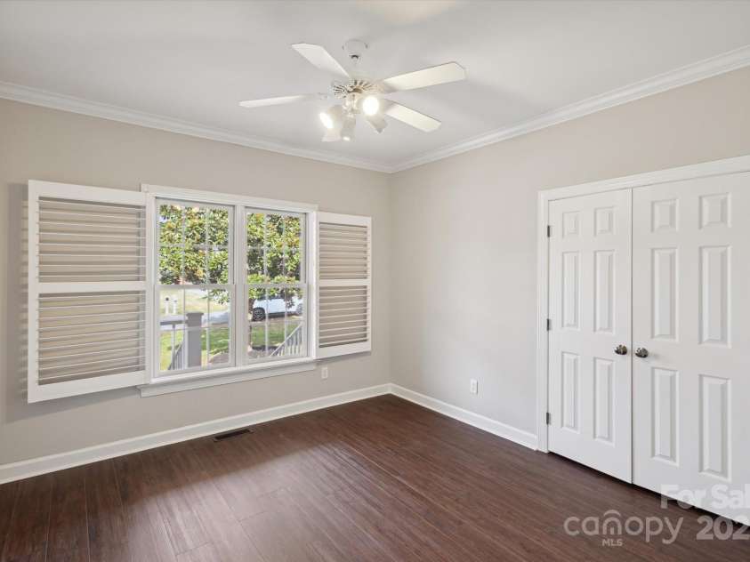 104 Vista Drive, Davidson, NC 28036.  MLS# CAR4204795, YatesRealty ID 9891. 