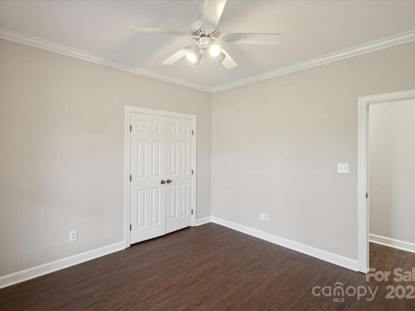 104 Vista Drive, Davidson, NC 28036.  MLS# CAR4204795, YatesRealty ID 9891. 