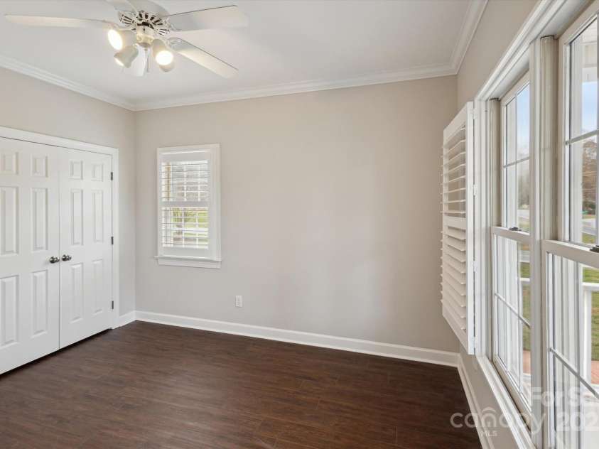 104 Vista Drive, Davidson, NC 28036.  MLS# CAR4204795, YatesRealty ID 9891. 