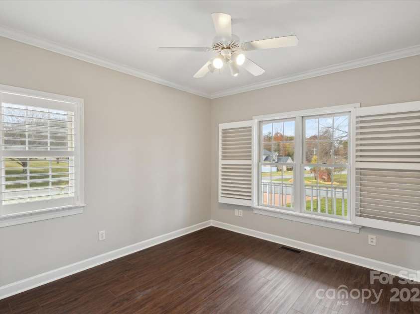 104 Vista Drive, Davidson, NC 28036.  MLS# CAR4204795, YatesRealty ID 9891. 