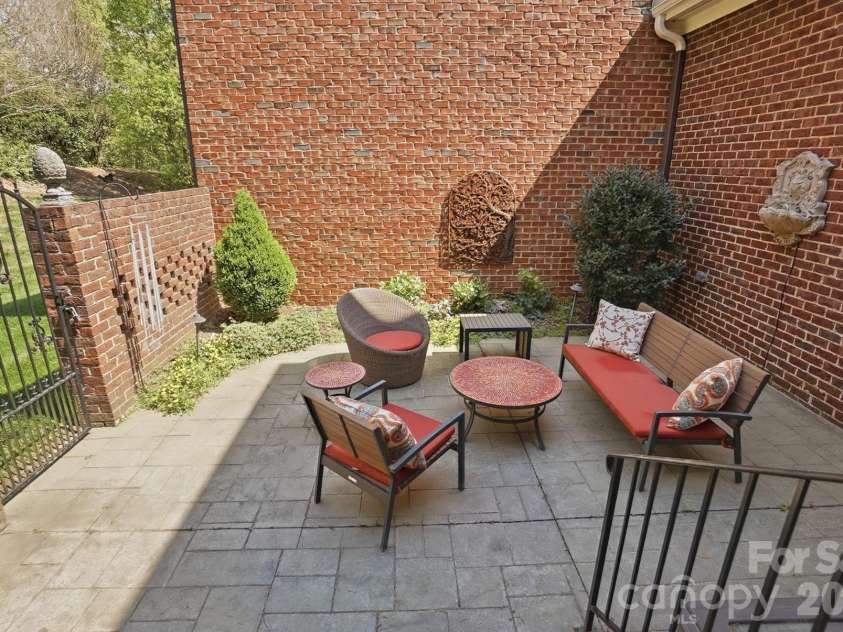 9423 Bonnie Briar Circle, Charlotte, NC 28277.  MLS# CAR4364246, YatesRealty ID 9891. 