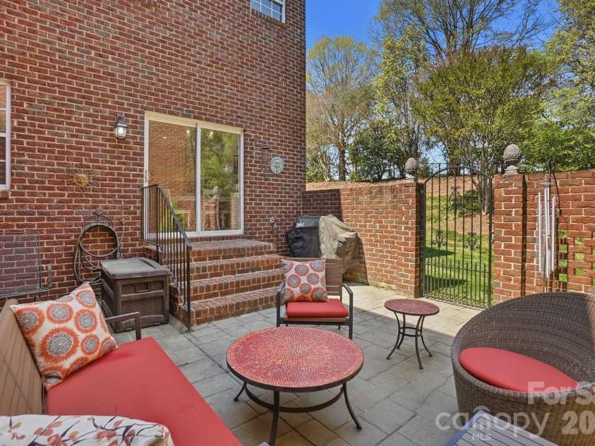 9423 Bonnie Briar Circle, Charlotte, NC 28277.  MLS# CAR4364246, YatesRealty ID 9891. 