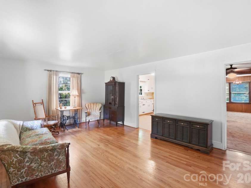 4728 Grasset Avenue, Charlotte, NC 28269.  MLS# CAR4364965, YatesRealty ID 9892. 