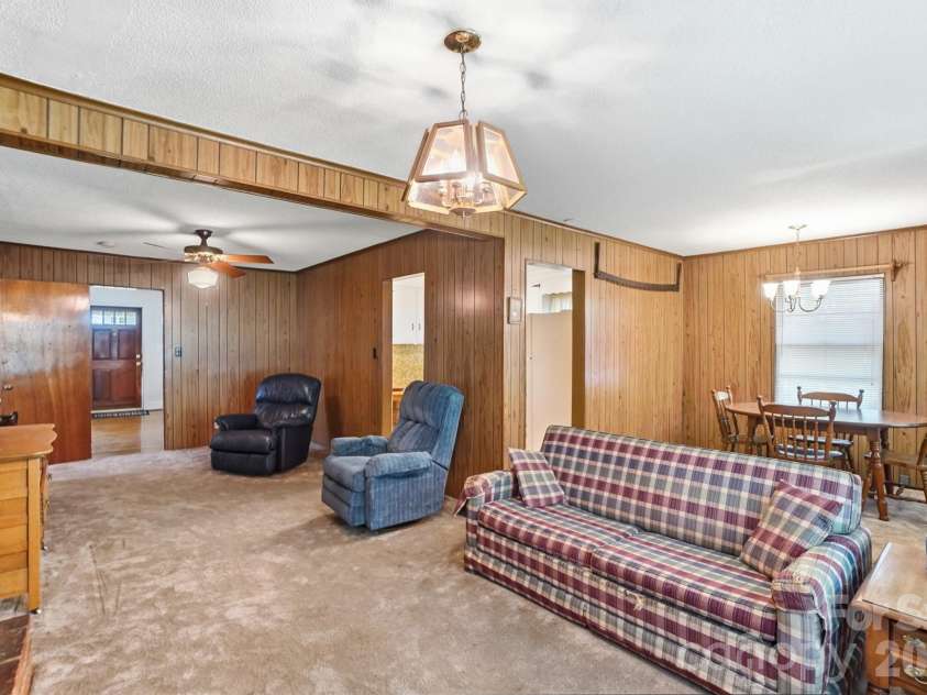 4728 Grasset Avenue, Charlotte, NC 28269.  MLS# CAR4364965, YatesRealty ID 9892. 