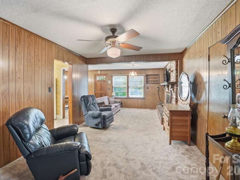 4728 Grasset Avenue, Charlotte, NC 28269.  MLS# CAR4364965, YatesRealty ID 9892. 