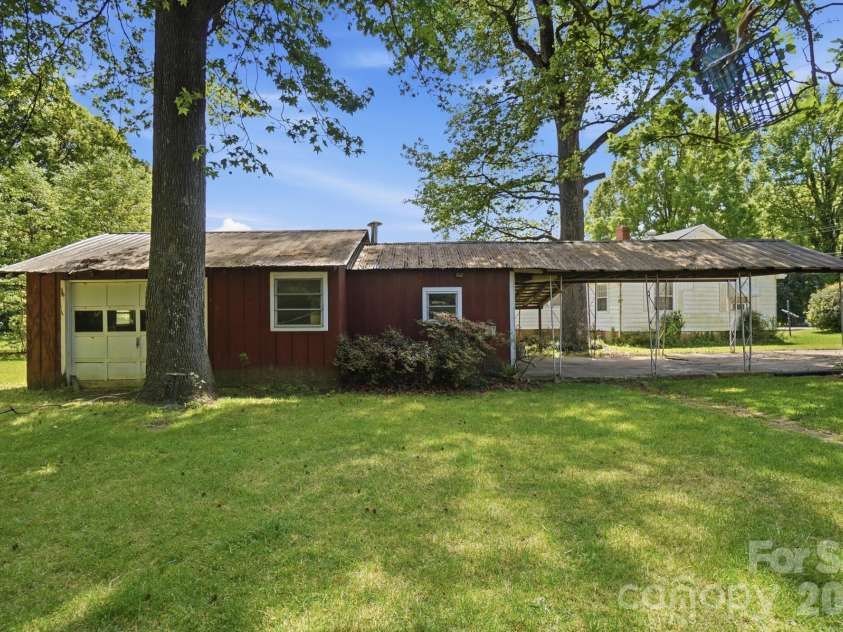 4728 Grasset Avenue, Charlotte, NC 28269.  MLS# CAR4364965, YatesRealty ID 9892. 